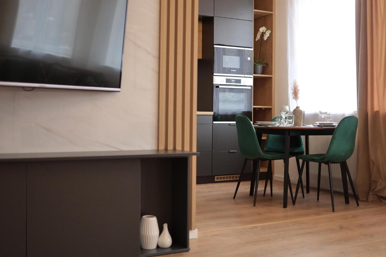 Beautiful And Stylish 2 Bedroom Apartment In The City Center And In The Pedestrian Zone Bratislava Exterior photo
